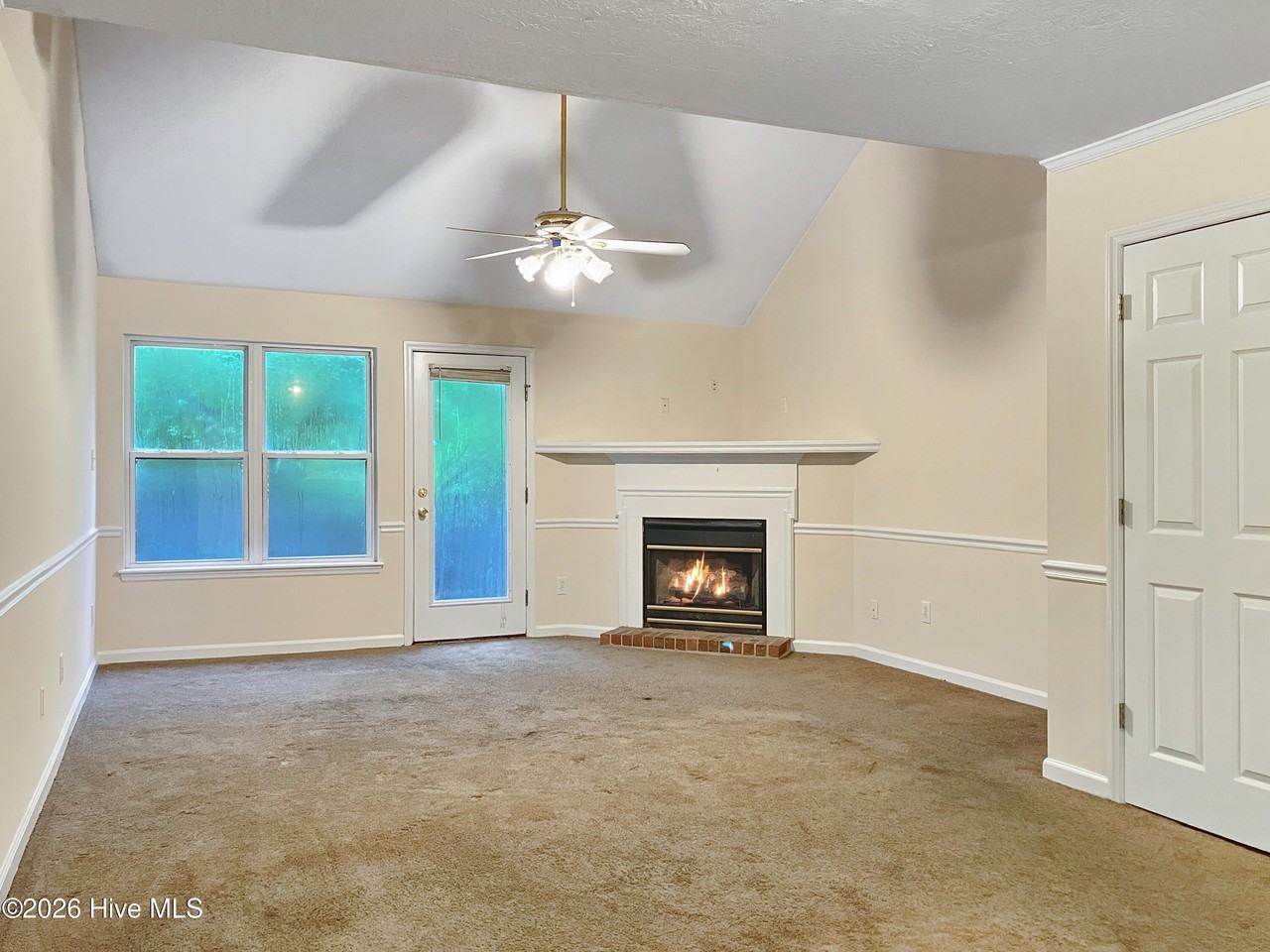 115 Harvestwood Dr - Photo 4 of 12