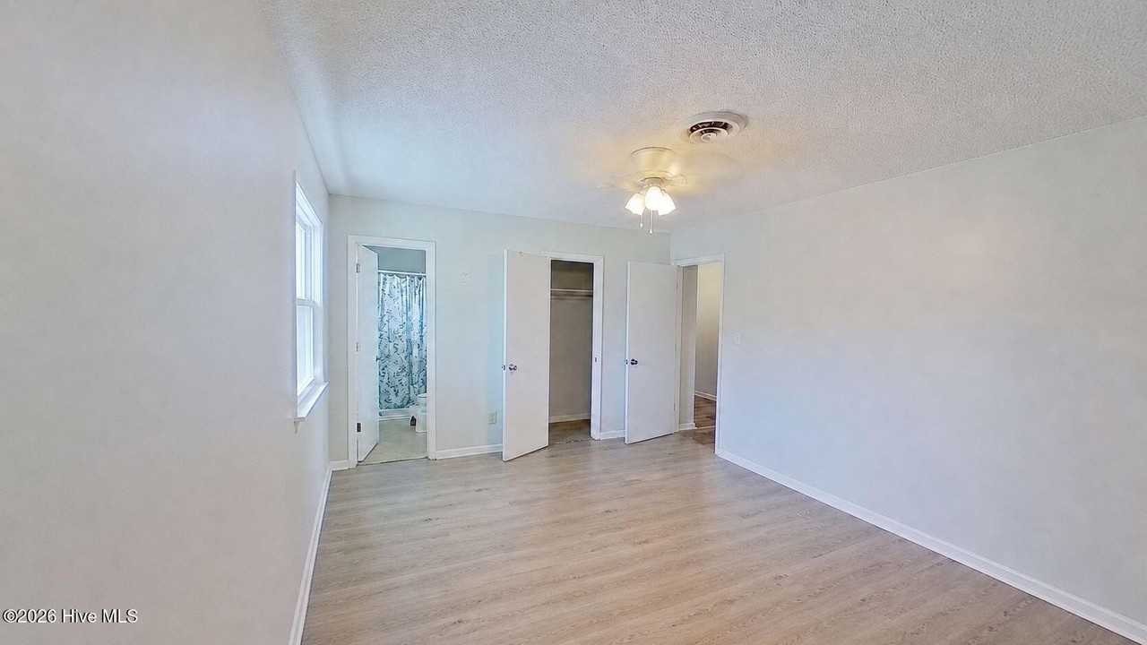 301 Dennis Rd - Photo 5 of 20
