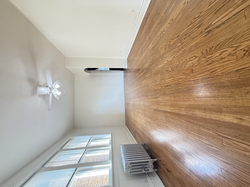 2141 N Spaulding Ave - Photo 7 of 10
