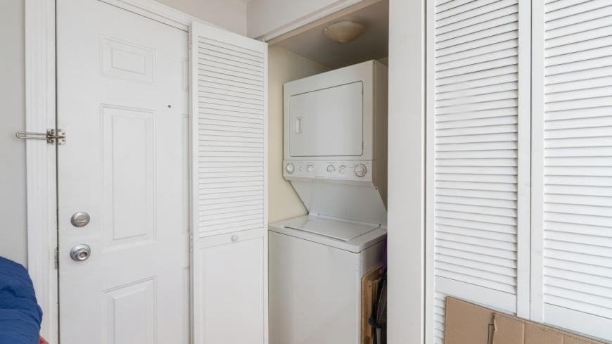 2036 W Touhy Ave - Photo 2 of 10
