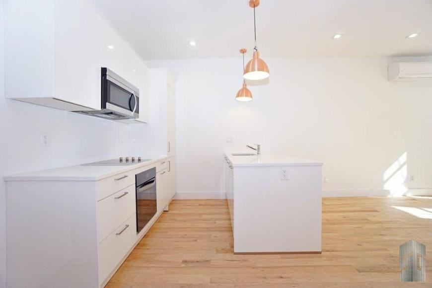 1477 Pacific St - Photo 3 of 9