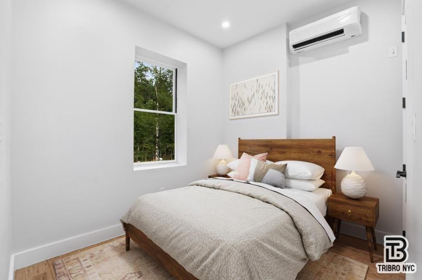 35 Covert St - Photo 2 of 7