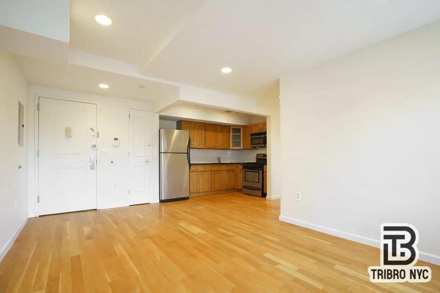 3110 23rd St - Photo 3 of 7