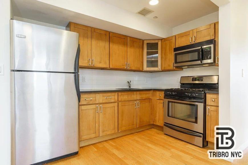 3110 23rd St - Photo 4 of 7