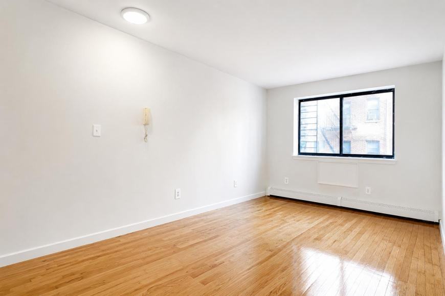 47 Cooper St - Photo 2 of 8