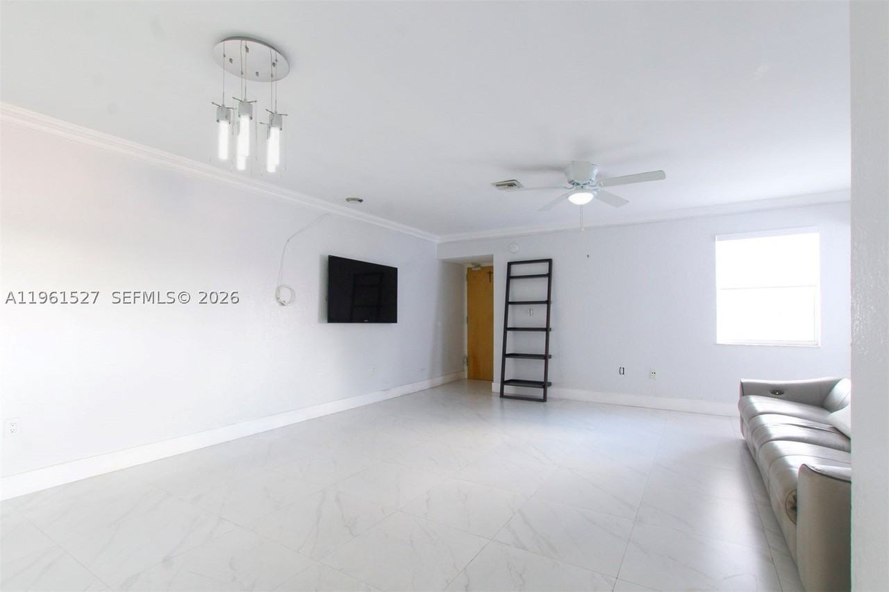 49 Majorca Ave #303 - Photo 2 of 22