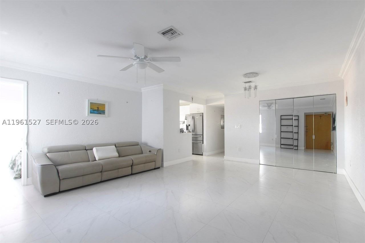 49 Majorca Ave #303 - Photo 3 of 22