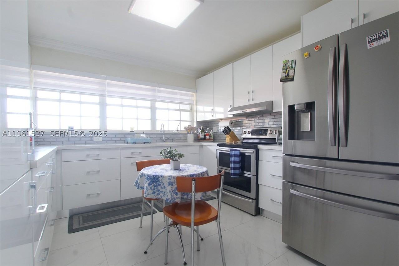 49 Majorca Ave #303 - Photo 5 of 22