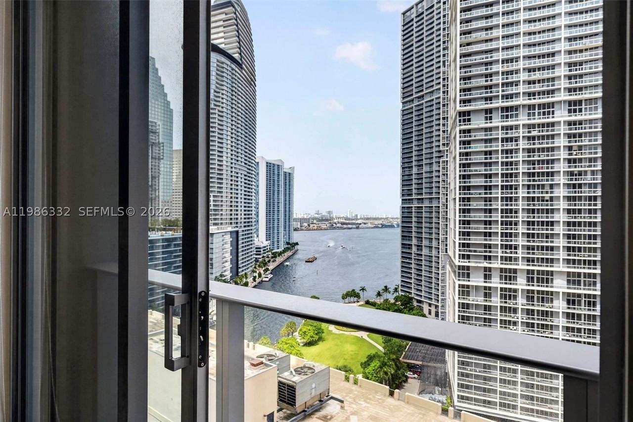 77 Se 5th St #2015