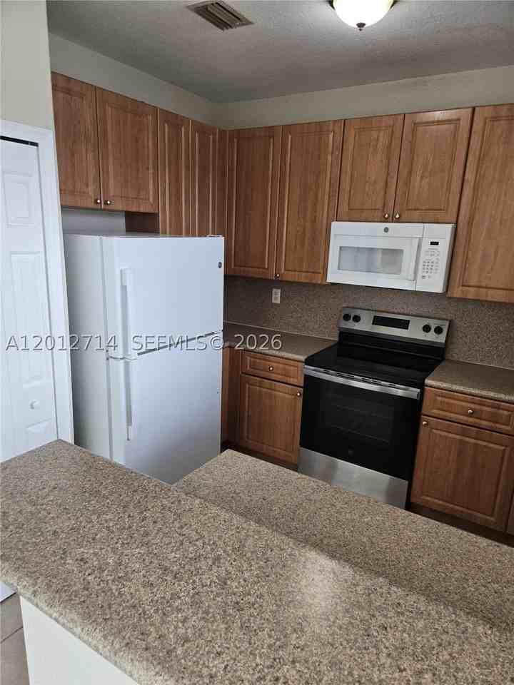 1442 Se 24th Ct #358 - Photo 4 of 25