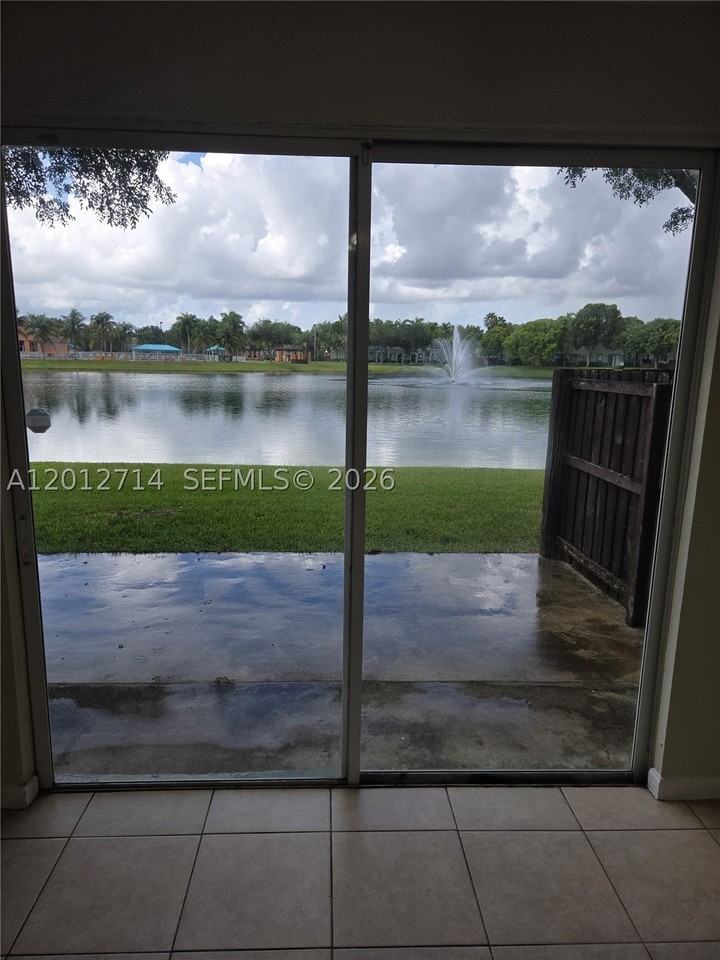 1442 Se 24th Ct #358 - Photo 5 of 25