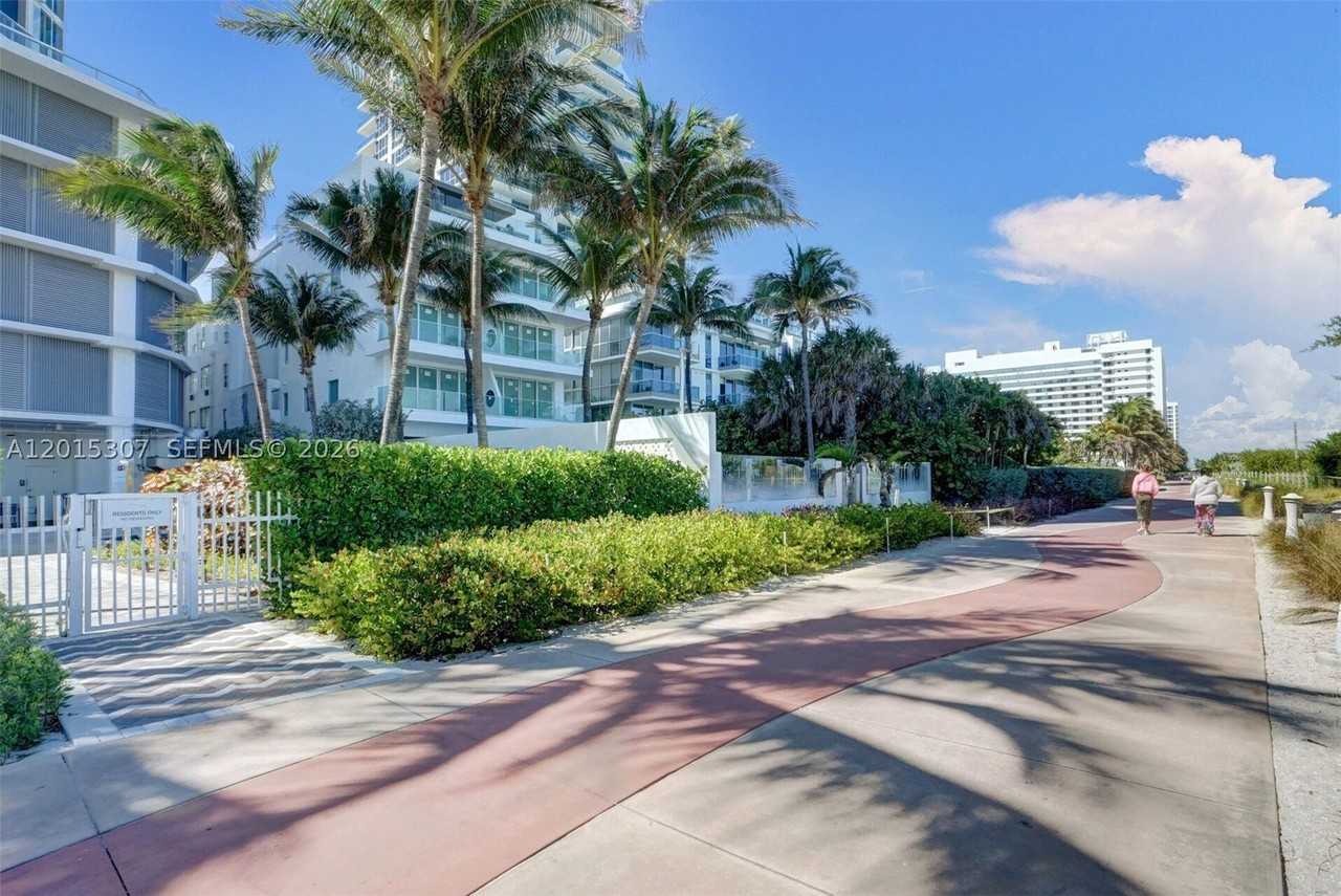 6515 Collins Ave #1107 - Photo 4 of 25
