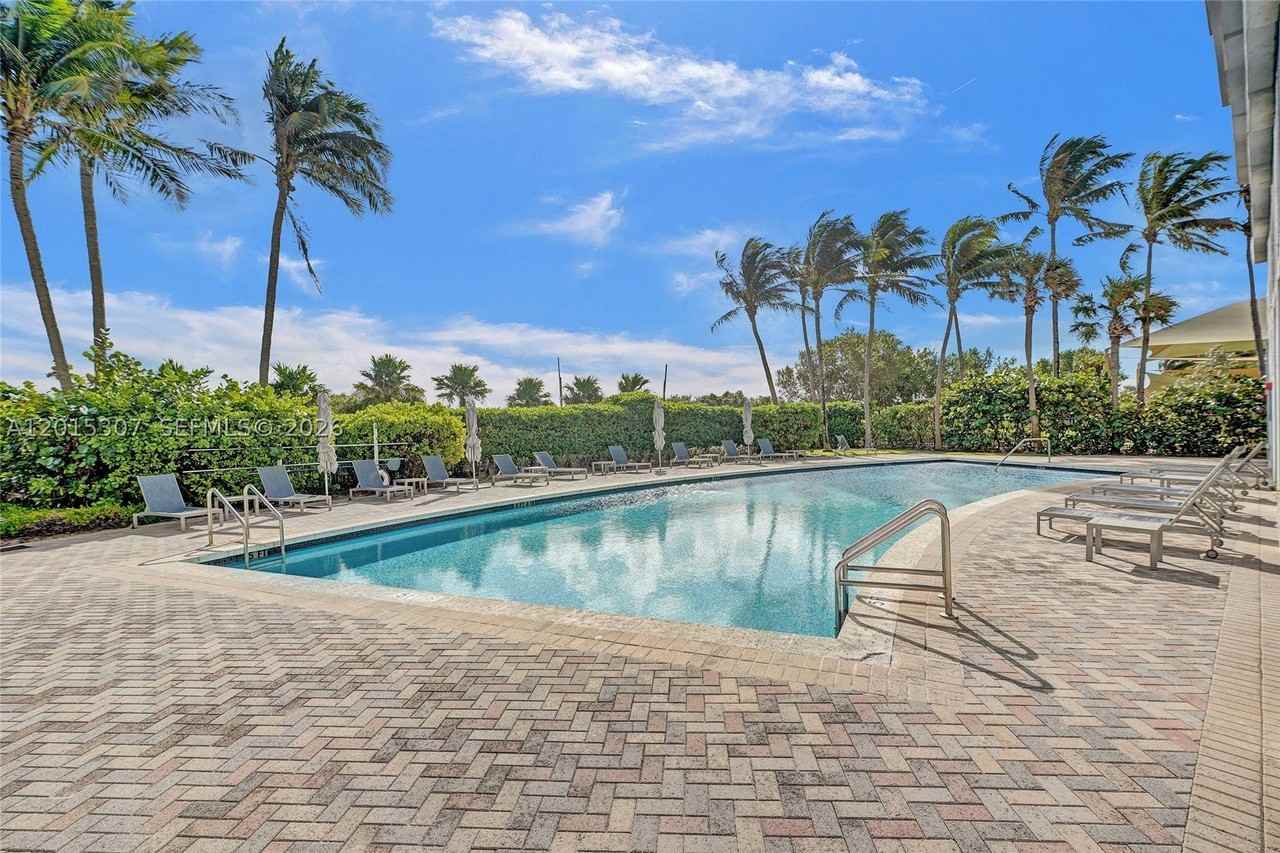 6515 Collins Ave #1107 - Photo 7 of 25