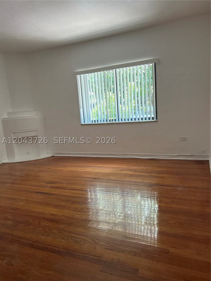 1895 Sw 22nd Ave #7 - Photo 3 of 7