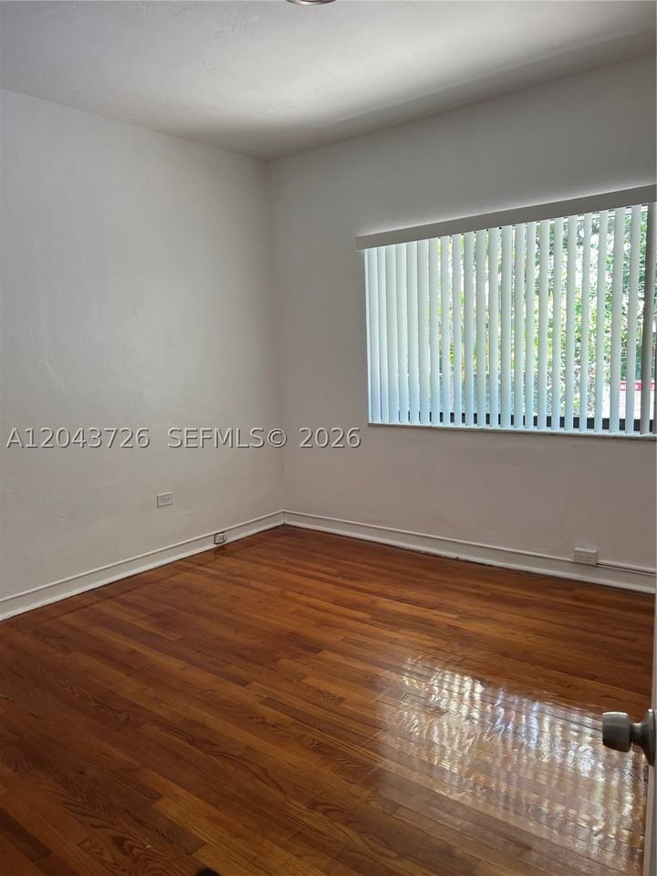 1895 Sw 22nd Ave #7 - Photo 6 of 7
