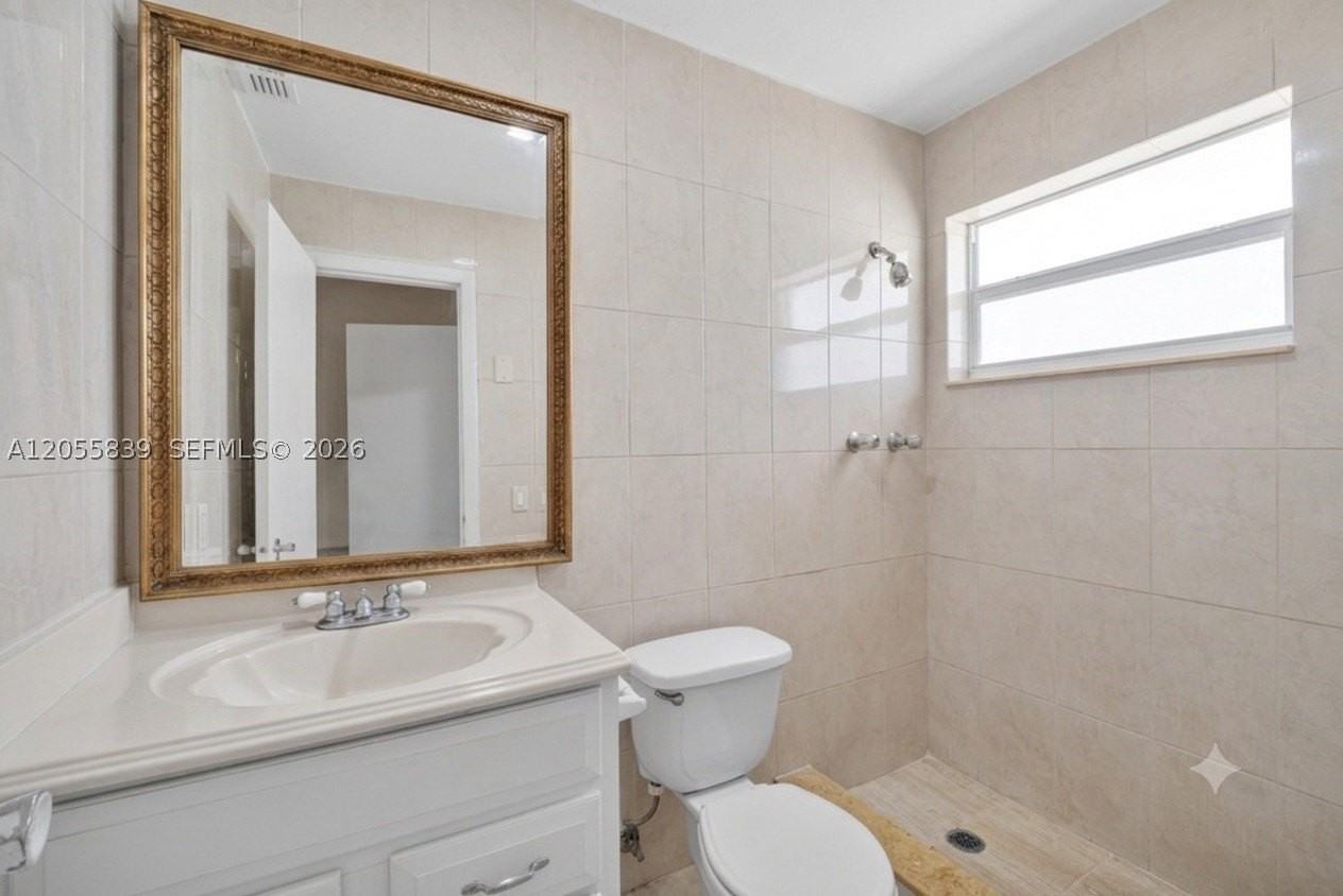 129 Se 4th Ave #4 - Photo 3 of 12