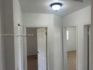1635 Nw 1st Ave - Photo 4 of 10