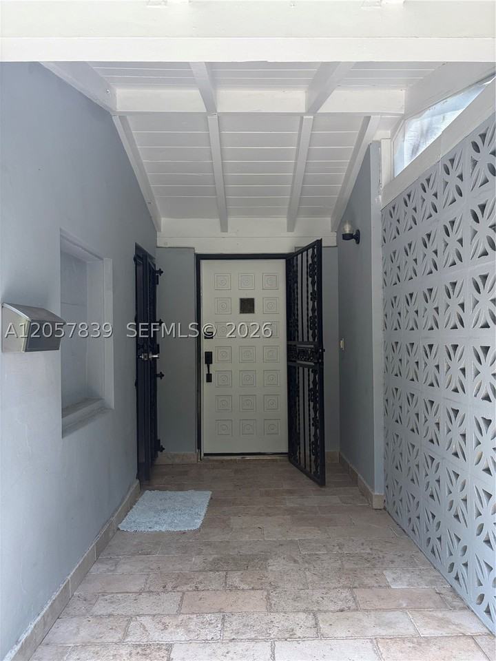 6625 Nervia St - Photo 5 of 34