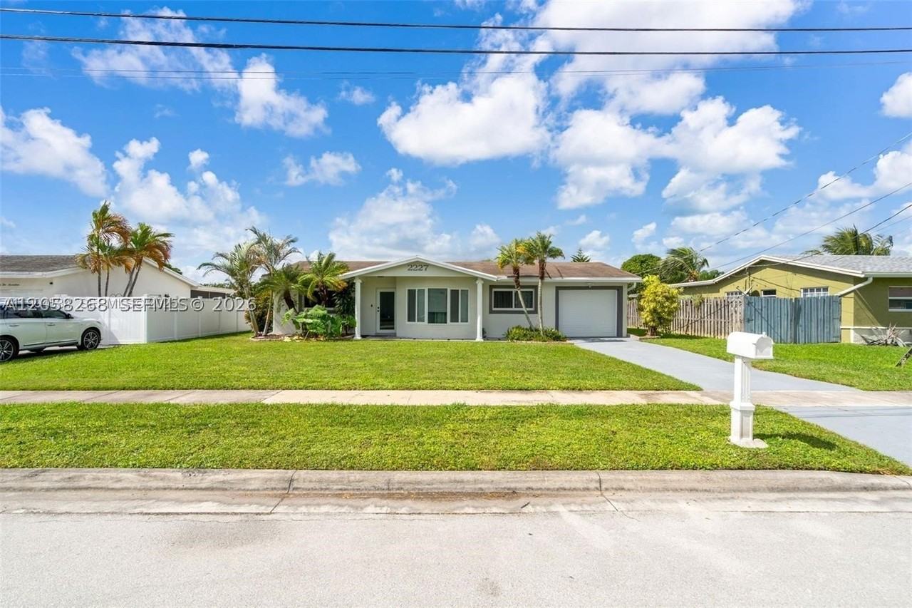 2227 Nw 65th Ave