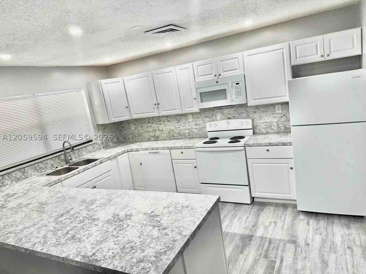 7732 Balboa St #1-2 - Photo 3 of 14