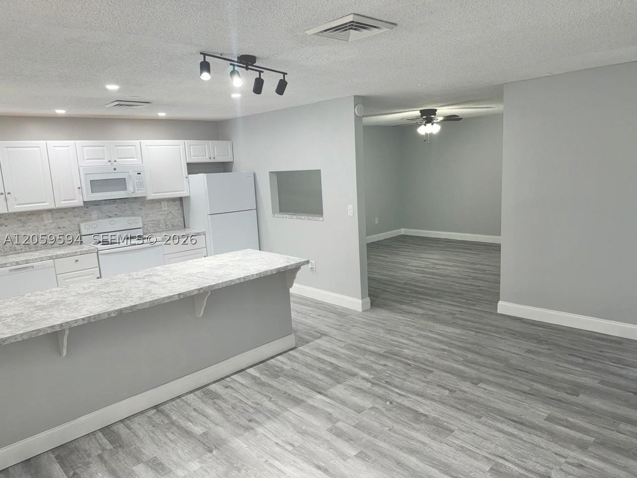 7732 Balboa St #1-2 - Photo 5 of 14