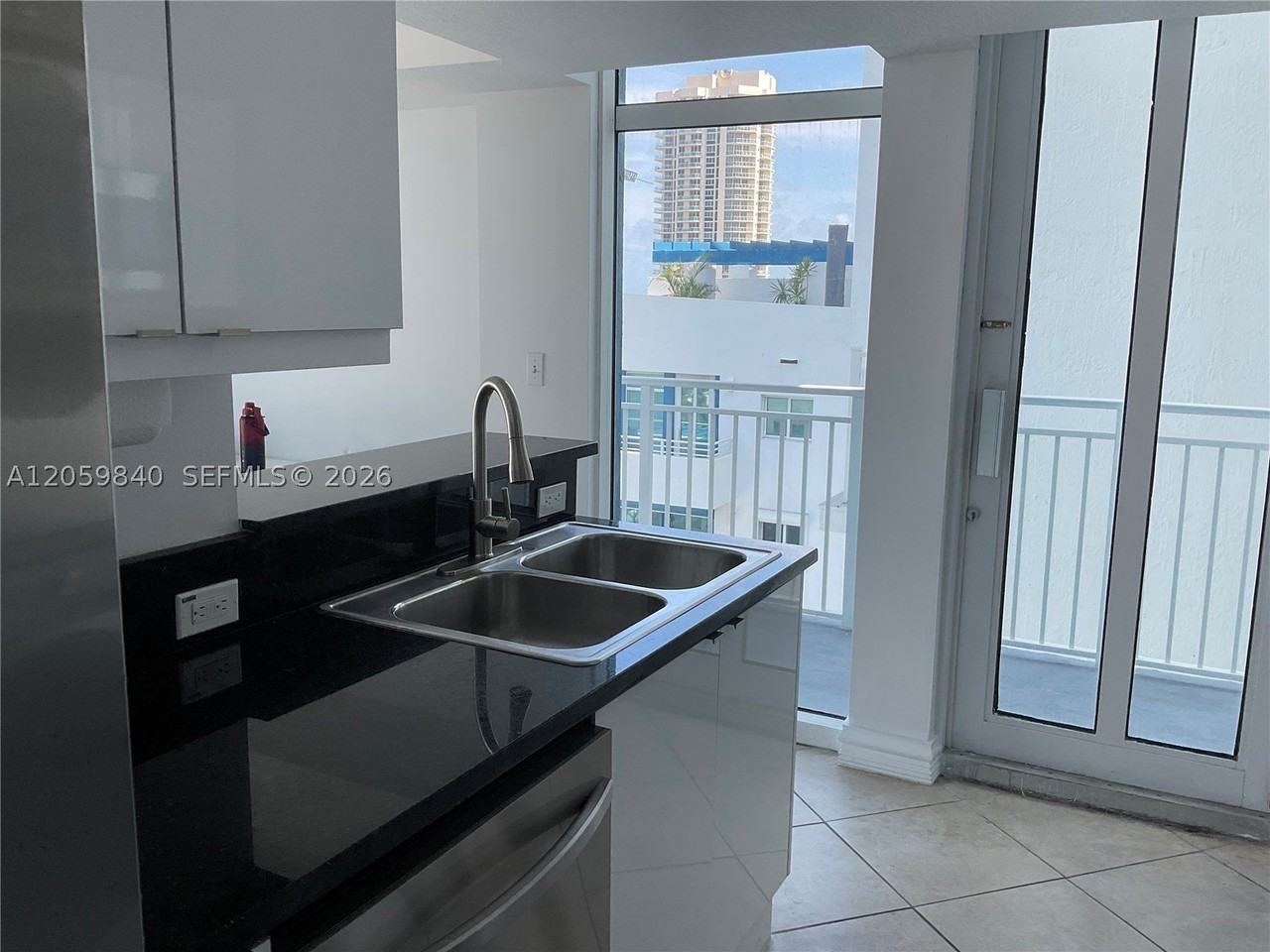 7600 Collins Ave #1008 - Photo 5 of 35