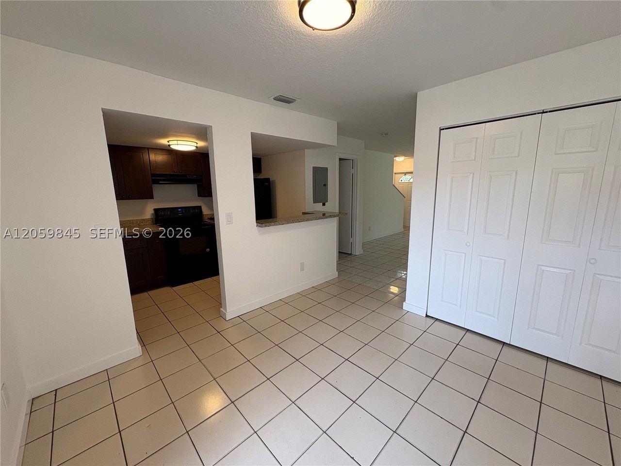 5963 Nw 23rd St - Photo 6 of 14