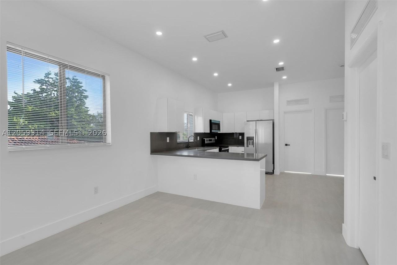 18362 Sw 102nd Pl #18316 - Photo 6 of 41