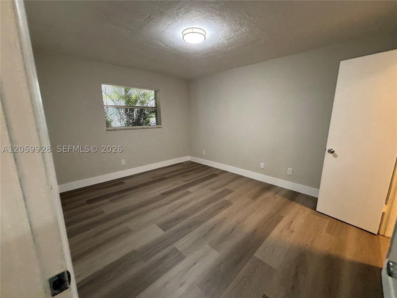 1011 Sw 8th St #D - Photo 7 of 15