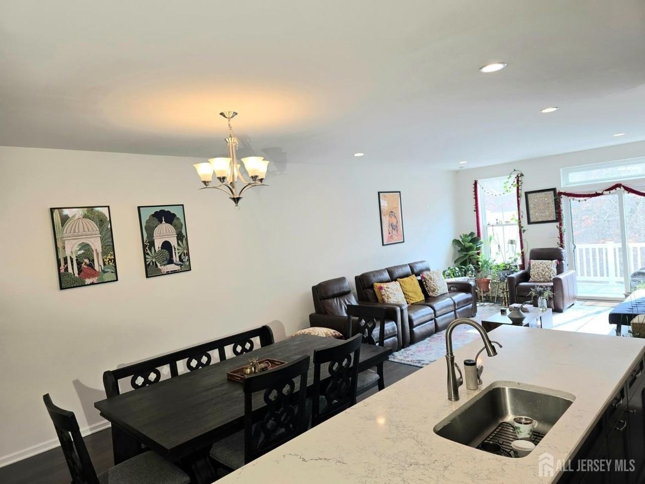 27 Wisteria Ct - Photo 4 of 38
