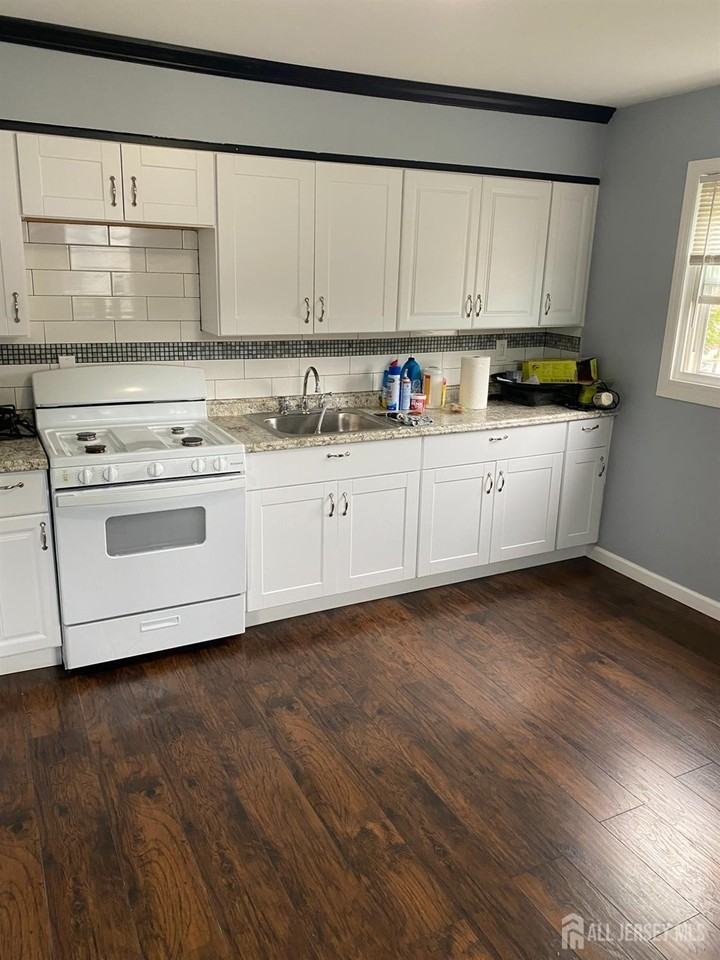 813 Lincoln Ave #2 - Photo 3 of 7