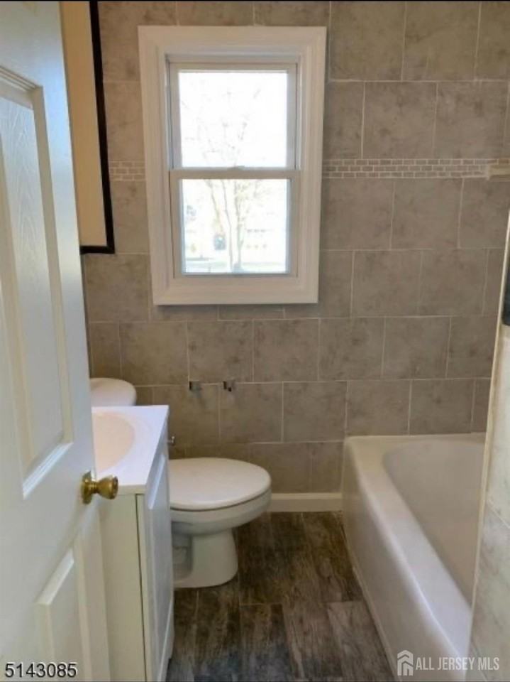 813 Lincoln Ave #2 - Photo 4 of 7