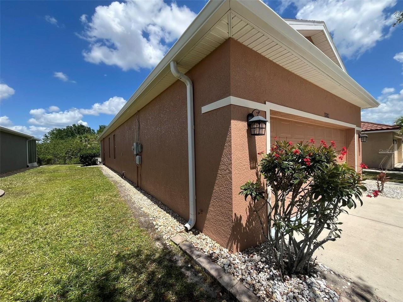 13282 Sw Pembroke Cir N - Photo 2 of 15
