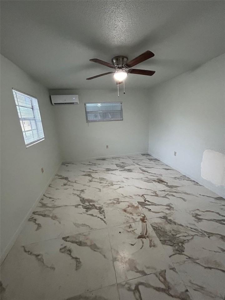 822 N New Hampshire Ave - Photo 6 of 11