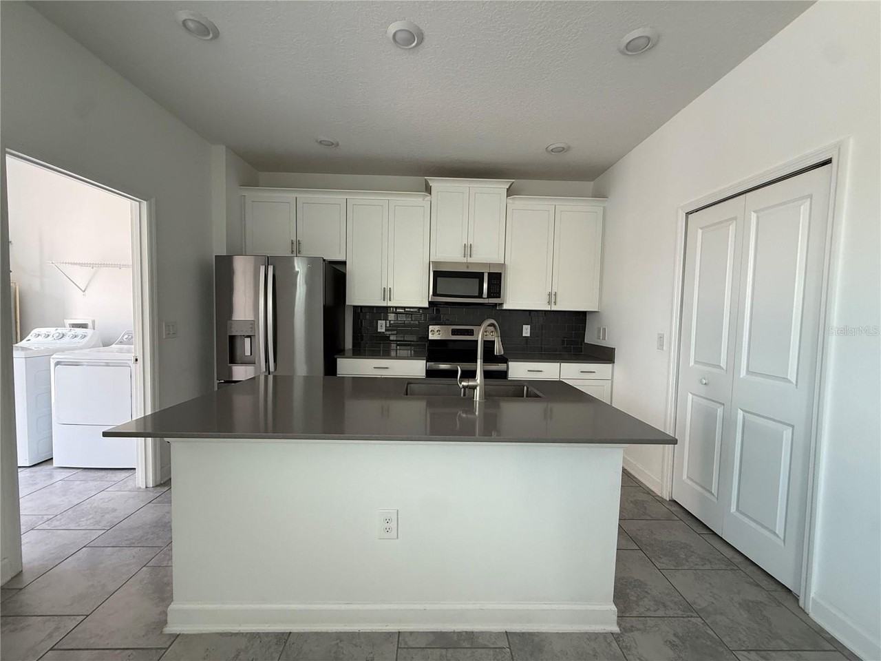 5647 Quiet Palm Loop - Photo 7 of 30