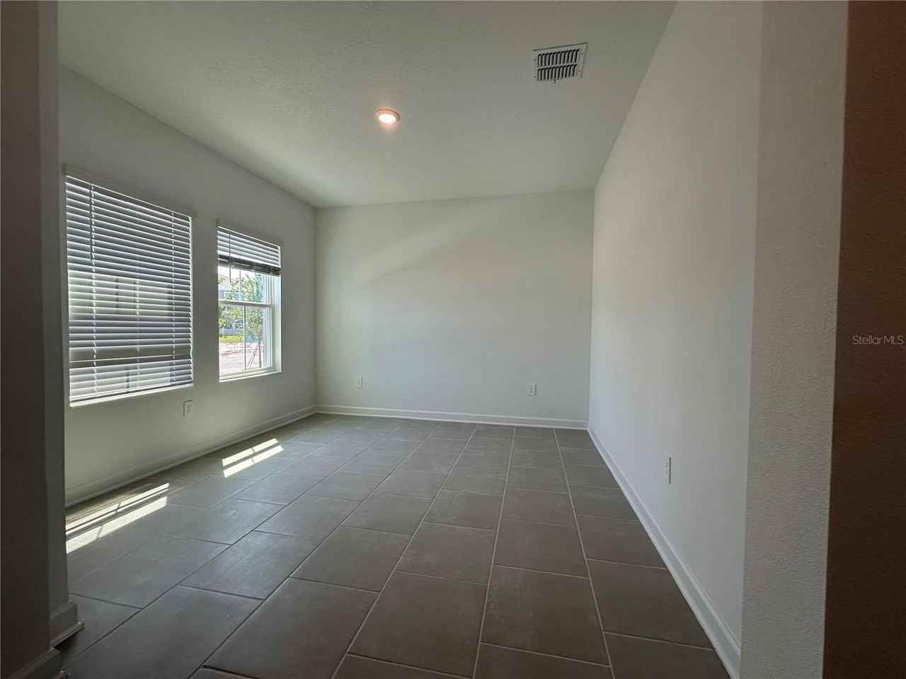 3052 Park Vale Rd - Photo 2 of 35