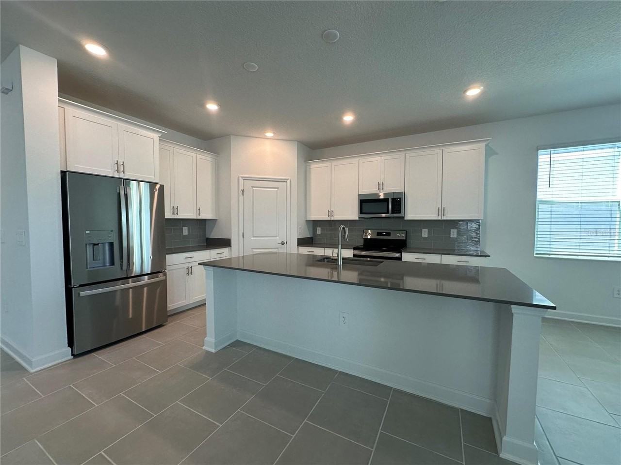 3052 Park Vale Rd - Photo 5 of 35