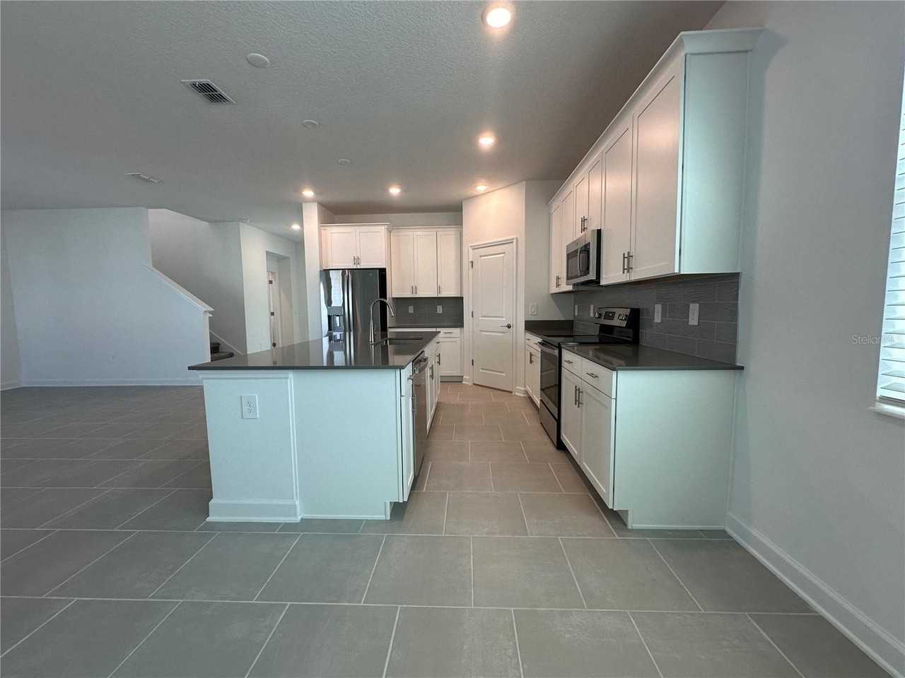 3052 Park Vale Rd - Photo 7 of 35