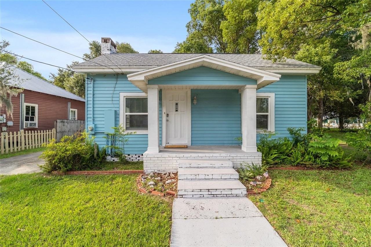 20837 Walnut St - Photo 3 of 39