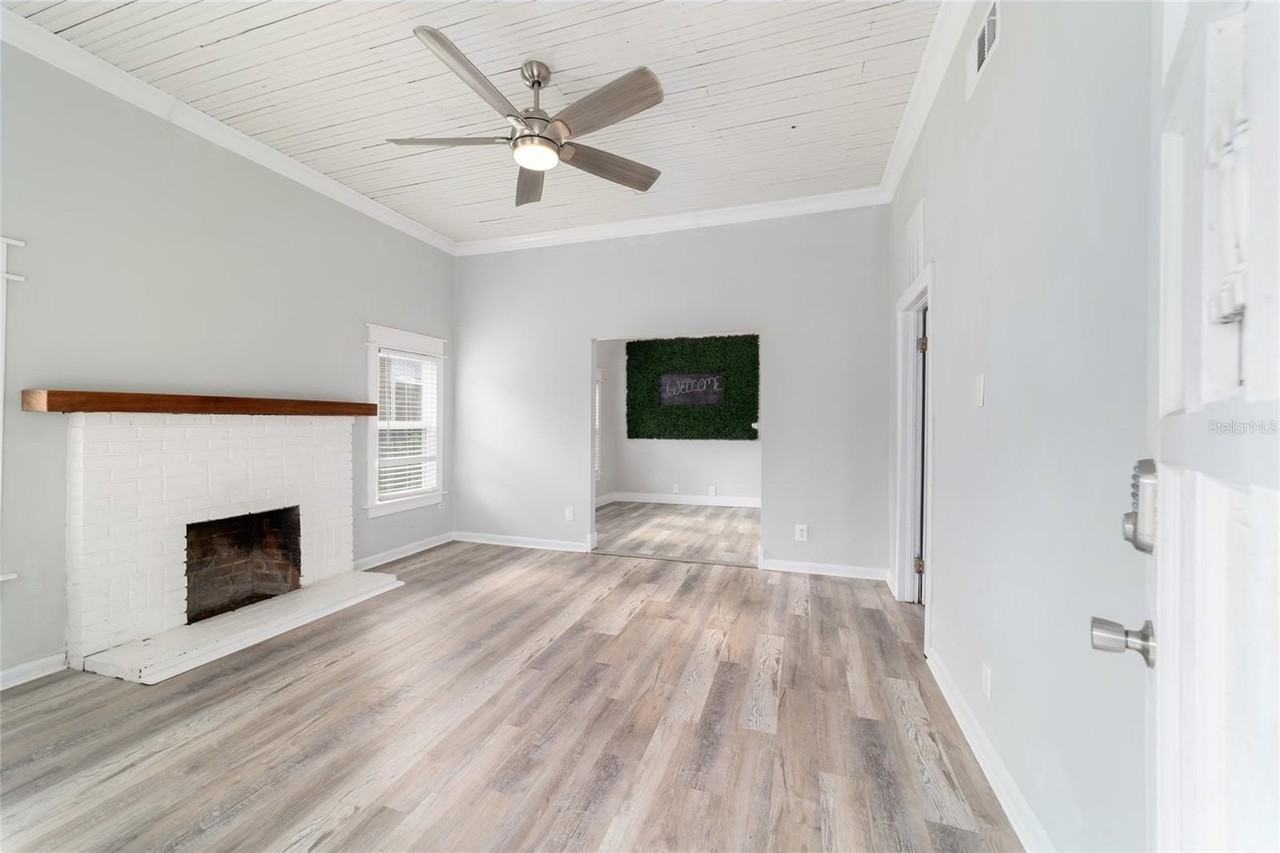 20837 Walnut St - Photo 5 of 39