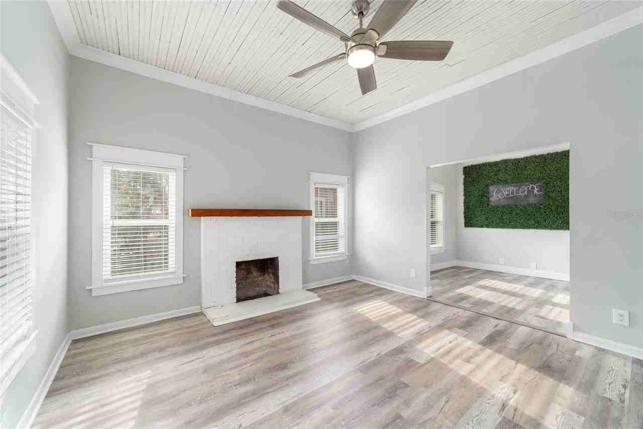 20837 Walnut St - Photo 6 of 39