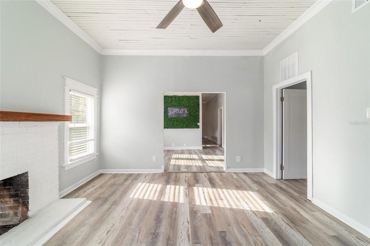 20837 Walnut St - Photo 7 of 39