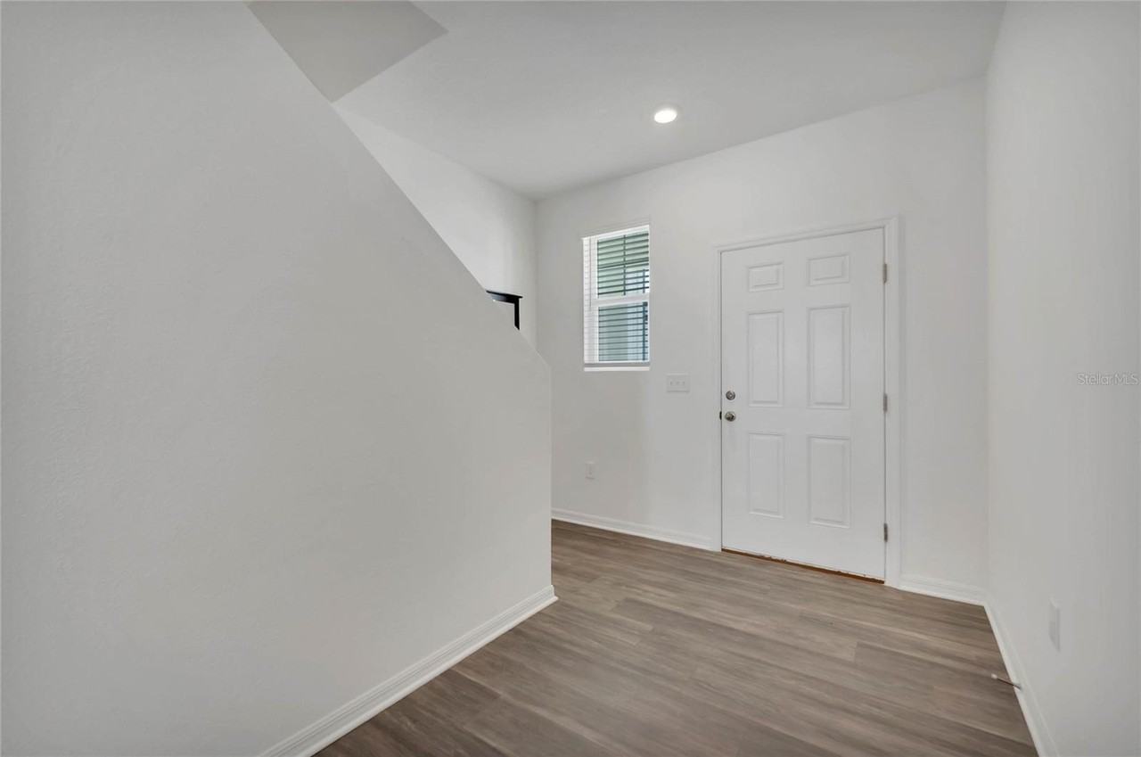 840 Grandin St - Photo 4 of 22