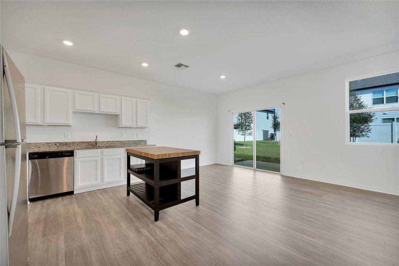 840 Grandin St - Photo 5 of 22