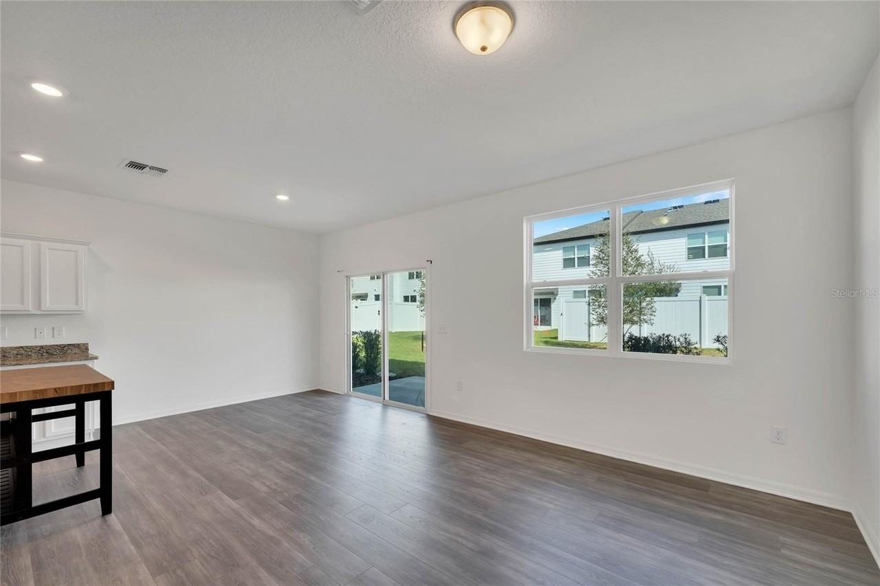 840 Grandin St - Photo 6 of 22