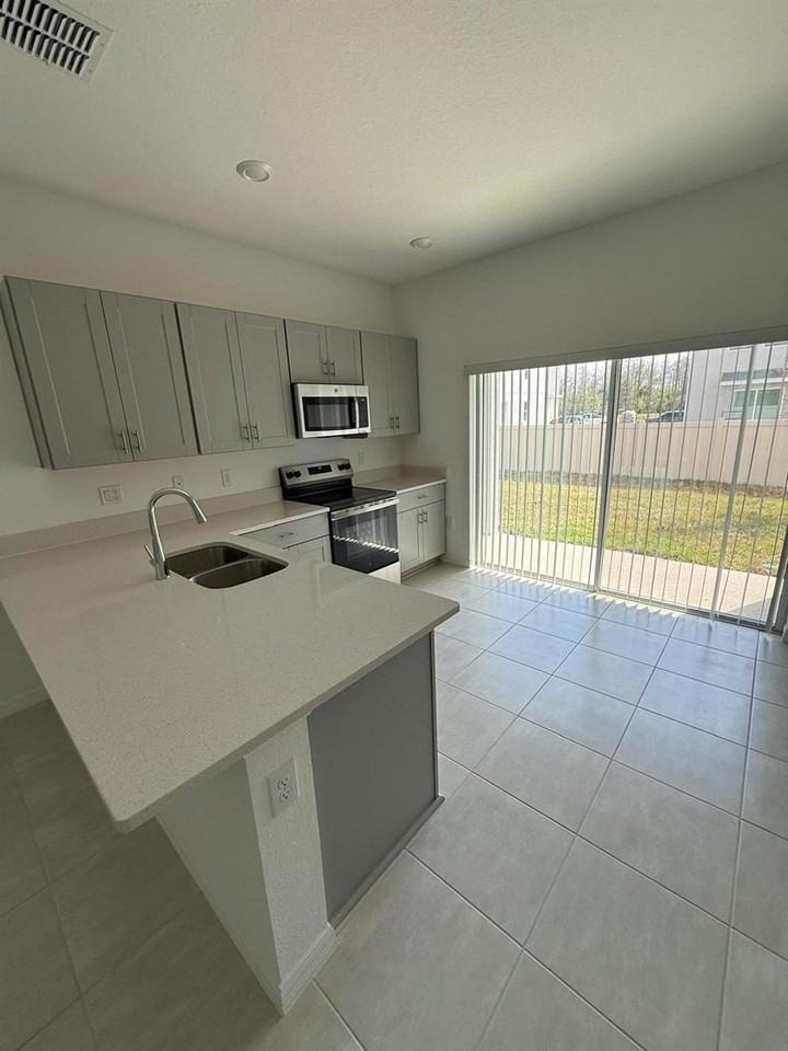 3208 Skyline Loop - Photo 6 of 43
