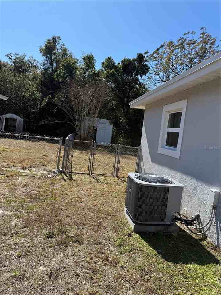 204 6th Jpv St - Photo 3 of 41