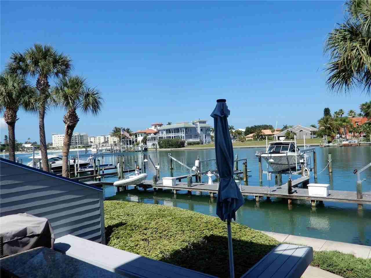 910 Pinellas Bayway S #103