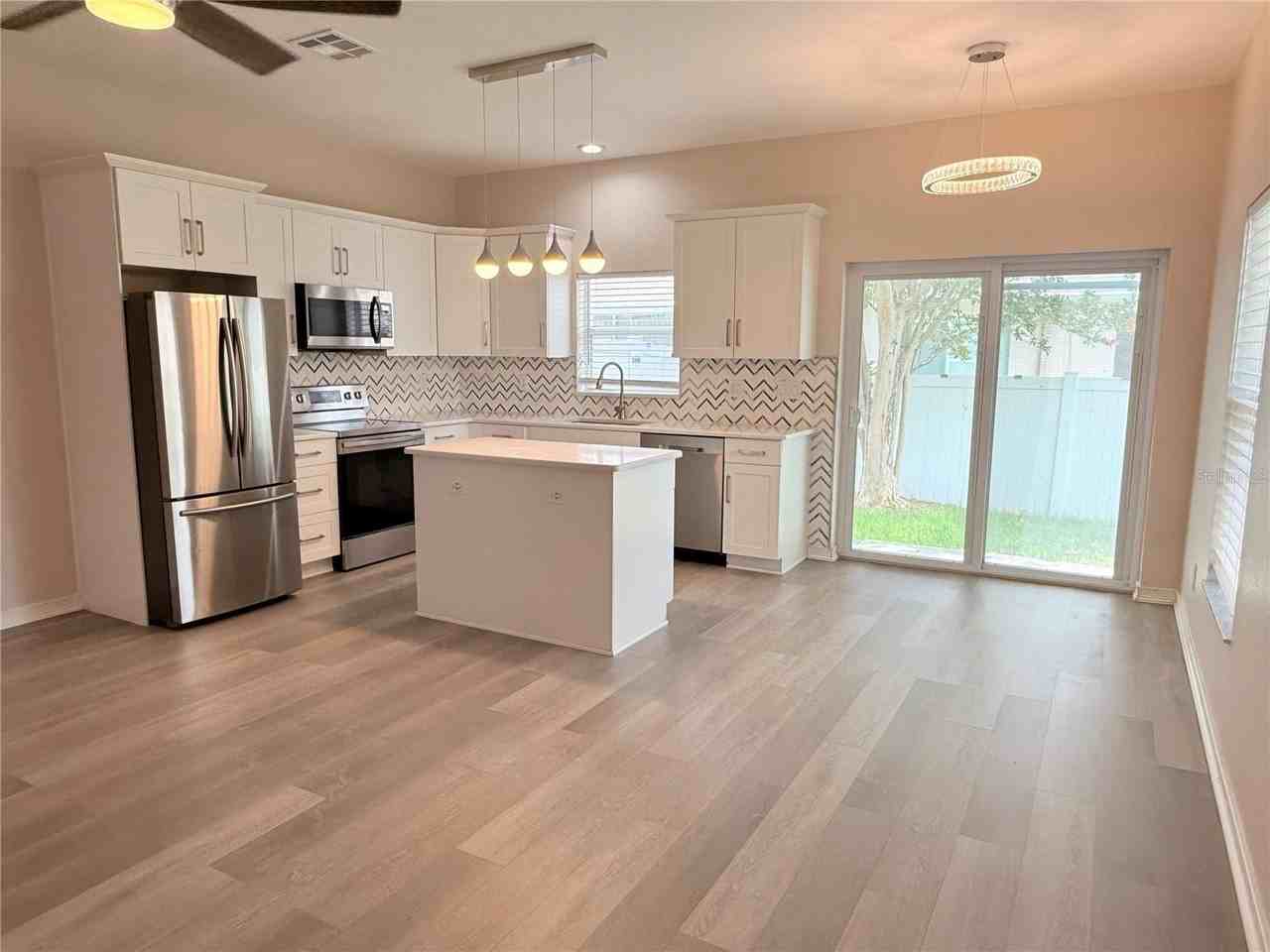 13201 Opal Ct - Photo 7 of 42