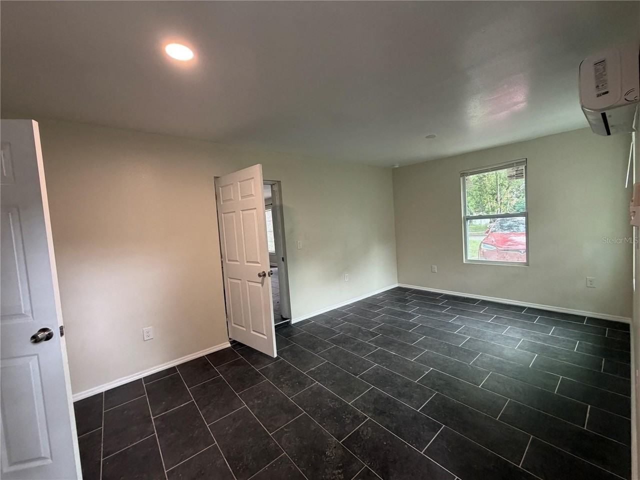 11707 North Dr - Photo 2 of 24
